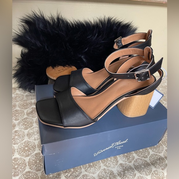 Universal Thread Shoes - NEW Women's Lauren Heels - Universal Thread" Black SIZE 7